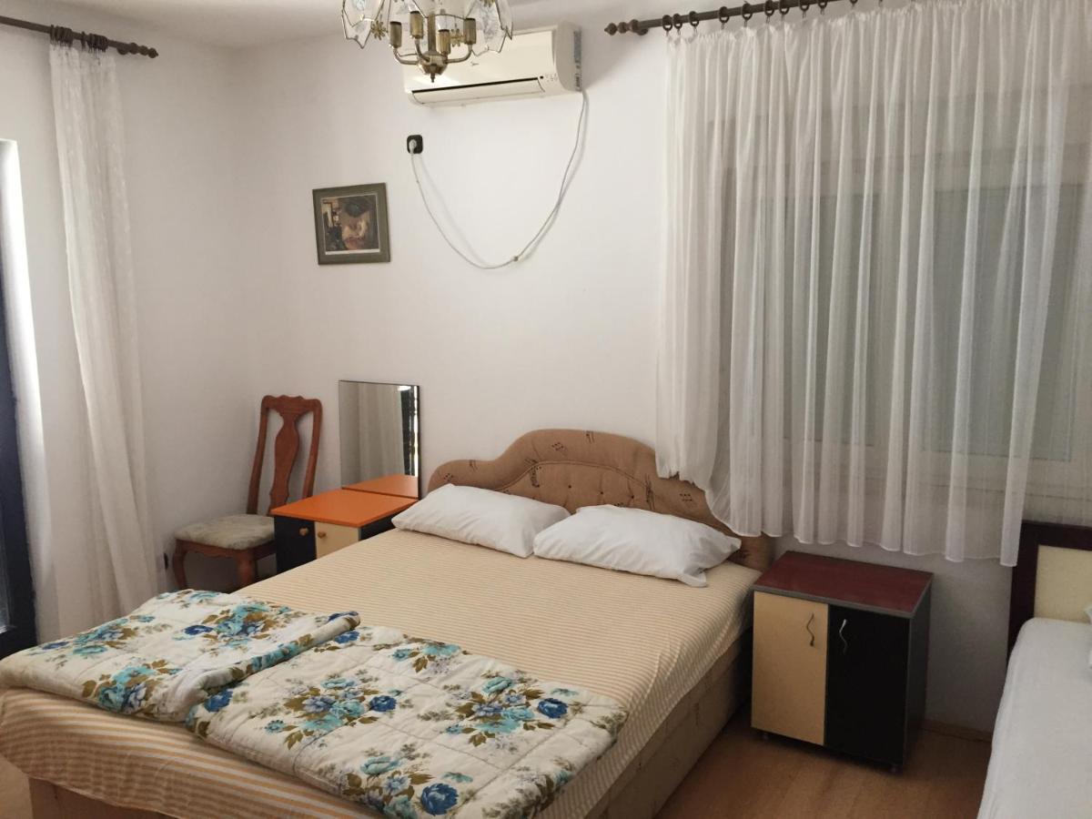 Apartment Roza *